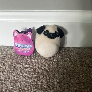 really small little pug new with tag not connected🖤